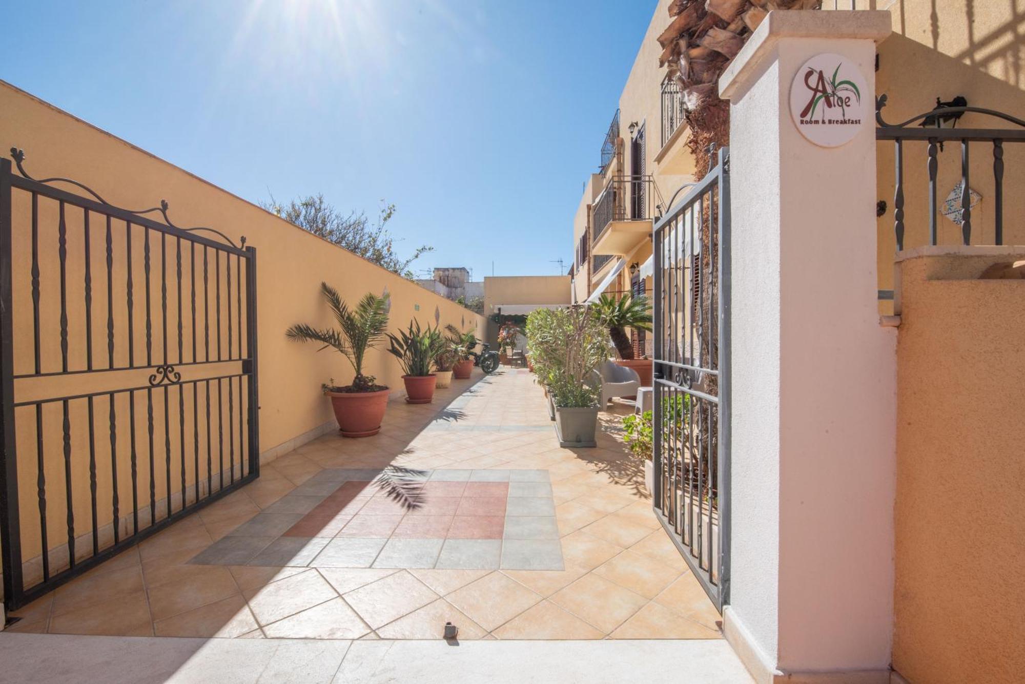 Room & Breakfast Aloe San Vito Lo Capo Eksteriør billede